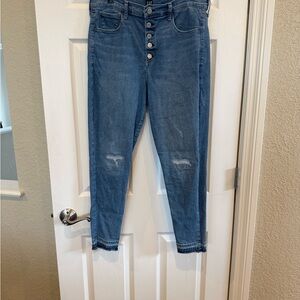 GAP Women's Distressed Button-Fly Cropped Jeans — Medium Blue